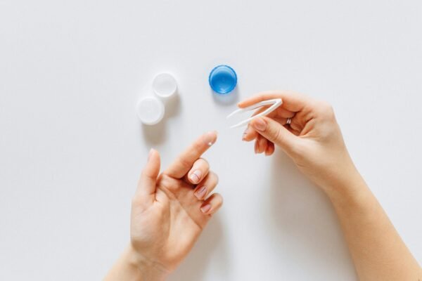 Blackout contact lenses